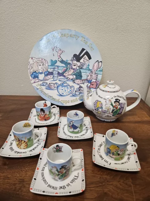 Paul Cardew England ALICE IN WONDERLAND Small Tea Party Set watching Teapot 11pc