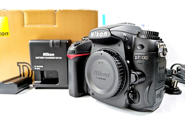 Nikon D7000 [Near Mint/Count 18462] Digital SLR Camera in Box from JAPAN
