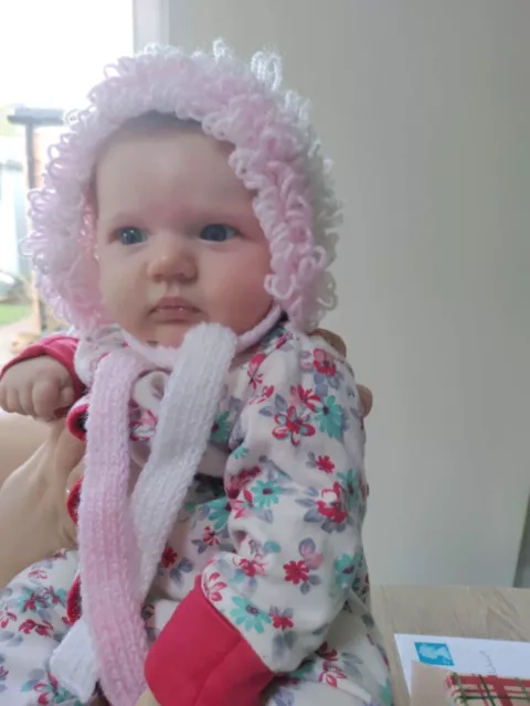 Traditionelle handgestrickte Baby Mädchen Motorhaube/Mütze 3-6 Monate 2