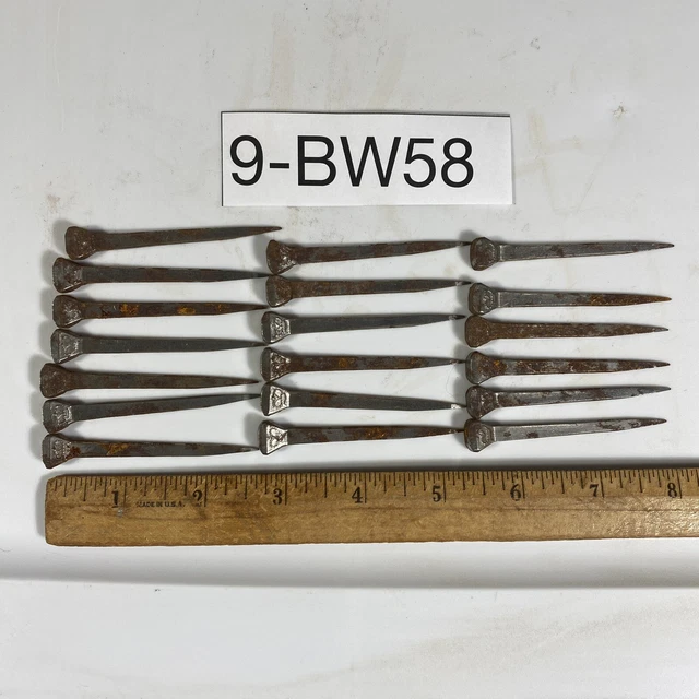 Lot Of 19 Vintage  2 1/2 inch Crown Logo Cut Nails 9-BW58