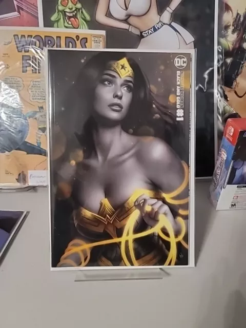 Wonder Woman Black & Gold 1 Minimal Trade Variant by Warren Louw NM