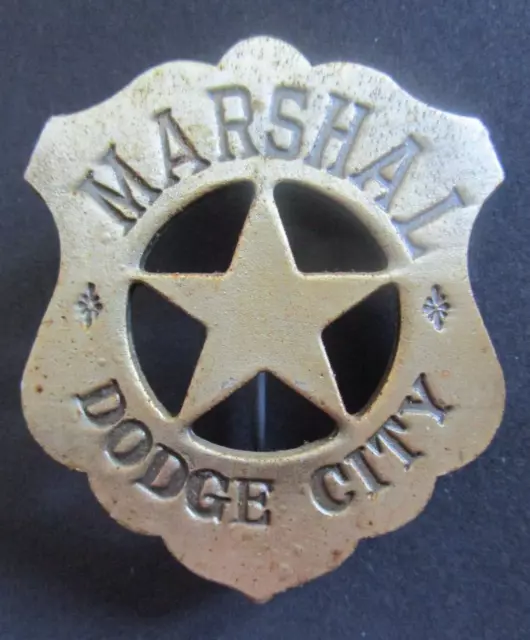 Abzeichen Marshal Dodge City, 52 x 45 mm, Gewicht: ca. 17,7 Gramm
