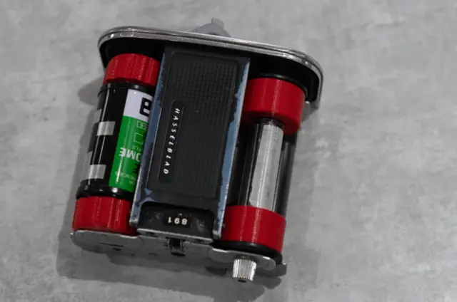 35mm to 120 film adapter - medium format cameras Holga Hasselblad rolleiflex 3