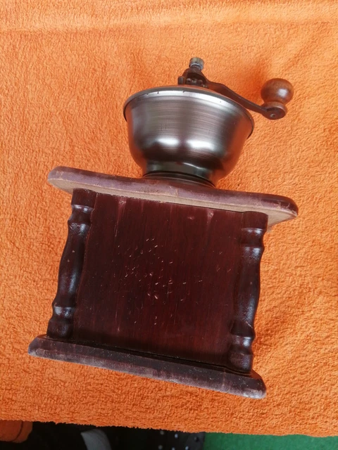 Schöne alte seltene sehr robuste voll funktionierete Holz Kaffeemühle 12