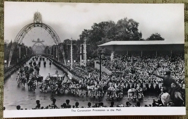 Queen Elizabeth II Coronation Procession The Mall 1953 Vintage RP Postcard