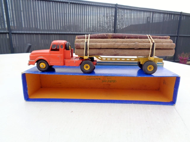 Dinky Toys France - tracteur Willème 36A semi-remorque fardier