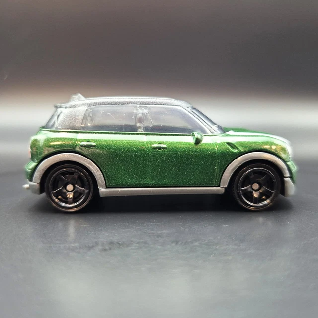 Matchbox Mini Countryman 2011 – Modellauto In Orange (Nr. 51/100)
