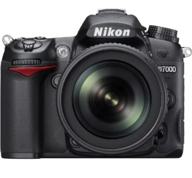 Nikon D7000 16.2MP Digital SLR Camera - Black (Kit with AF-S DX NIKKOR 18-140mm