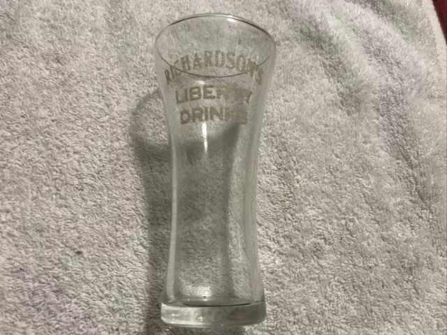 RICHARDSON LIBERTY DRINKS VINTAGE ROOT BEER GLASS, CIRCA 1910, Rochester, N. Y.