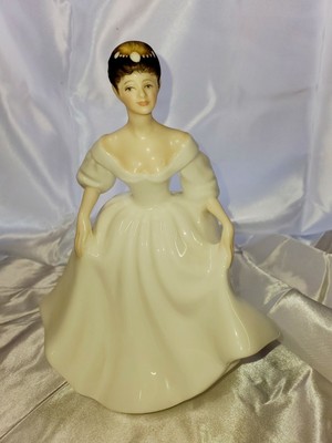 Royal Doulton Figurine HN2389 Angela, Woman in White Dress brunette ballgown