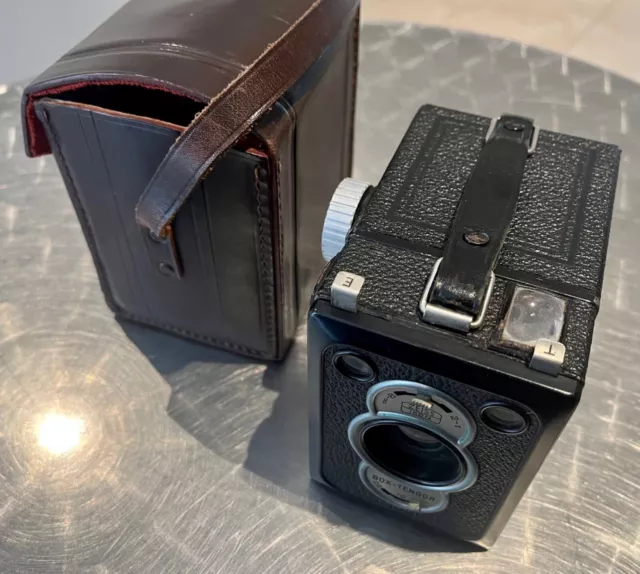 Schöne ZEISS IKON Box Tengor 55/2 mit Goerz Frontar lens & case - Classic-Camera
