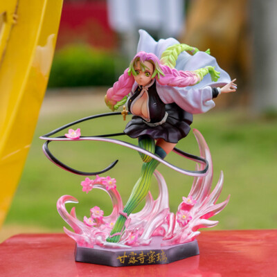 mitsuri statue