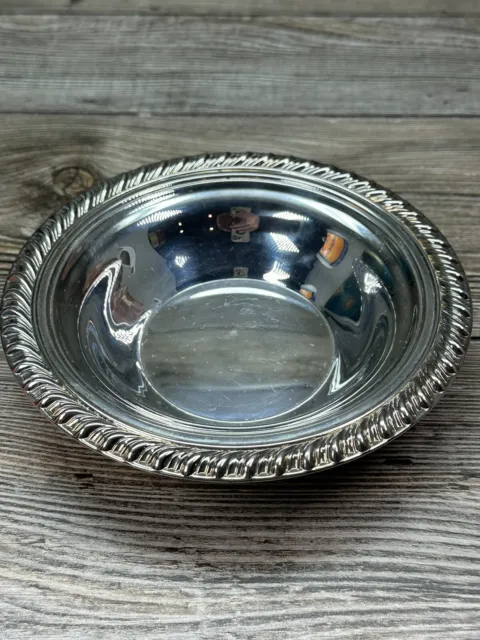 VINTAGE WM ROGERS 846 Serving Bowl 6 1/2"  silver plated