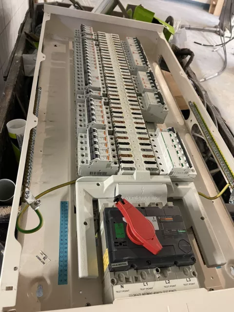 schneider 24 Way 3 Phase distribution board