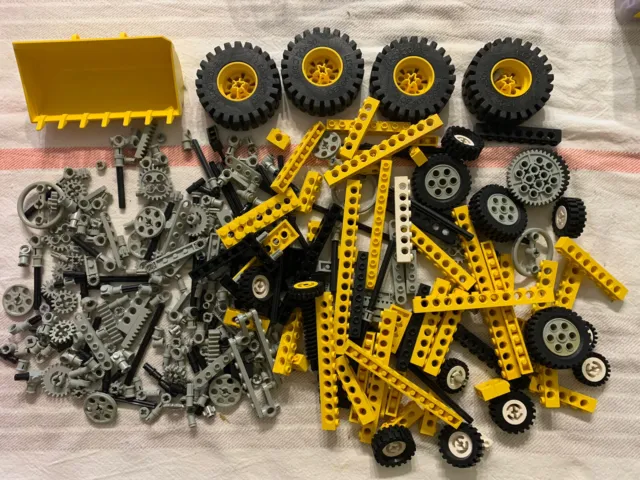 lot de pieces  lego technic Anciennes Bon état