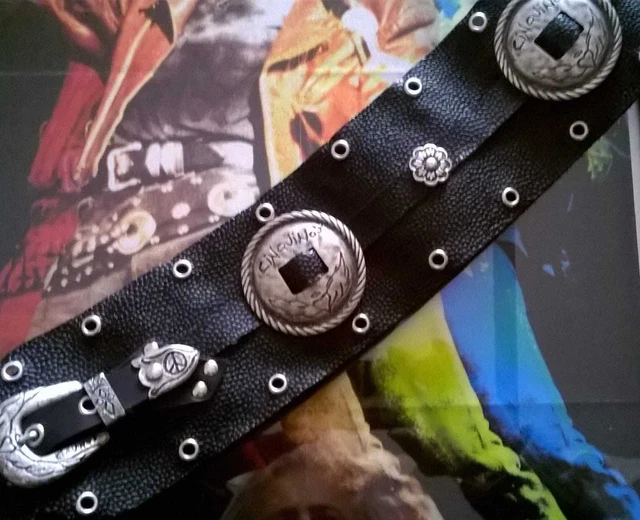 Vasco Rossi cintura gli spari sopra Modena Park oggettistica gadget idea regalo