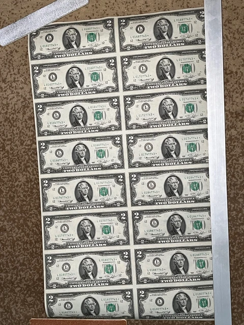 1976 Uncut Uncirculated Sheet of 16 Star $2 Dollar US Currency Note 1976 Uncut Uncirculated Sheet of 16 Star $2 Dollar US Currency Note