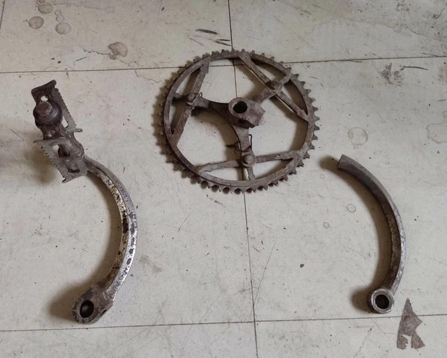 Pédalier Vélo Ancien Griffon 1930/40 - 44 Dents Avec Manivelles Et Pédales
