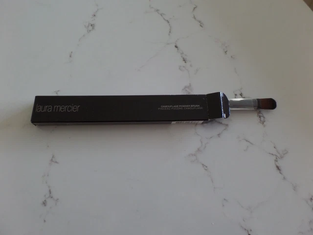 NIB Latest LAURA MERCIER CAMOUFLAGE POWDER BRUSH 7.2"
