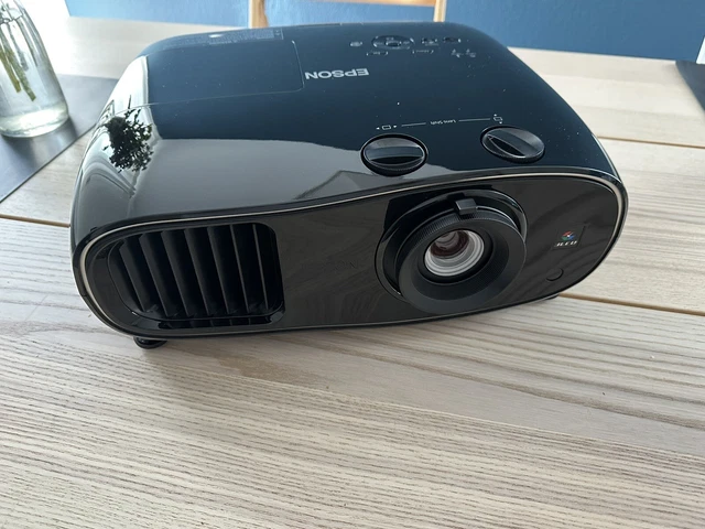 Epson TW-6600 3D Full-HD Beamer Schwarz Wie Neu - Nur 301h Laufzeit - Heimkino