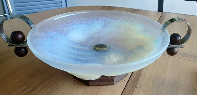 LARGE COUPE en verre moulé pressé à décor sur