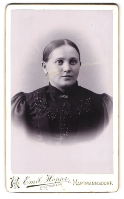 Fotografie Emil Hoppe, Hartmannsdorf, vis-a-vis. der Gasanstalt, Portrait Frau