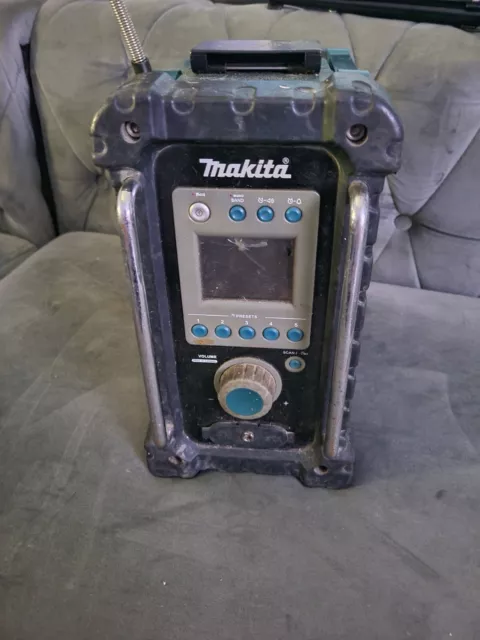 Makita BMR100 AM/FM Radio