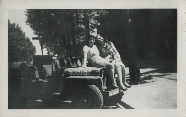 Antique Photo - Vintage Snapshot - Military Women's Car Jeep Paris -Military