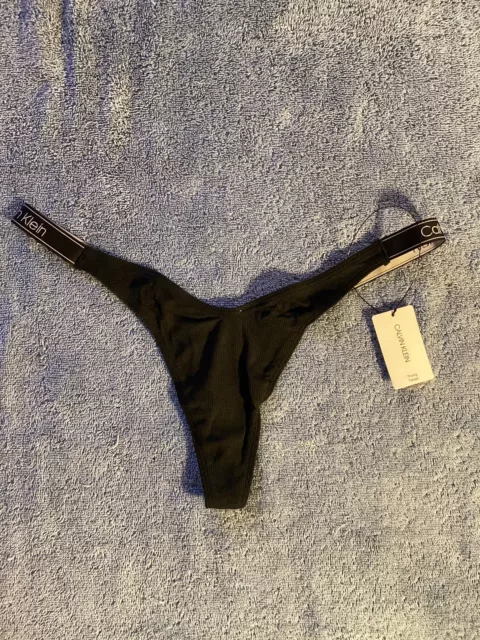 Calvin Klein~ Woman’s Sexy Pure Ribbed Thong~ Large~Black