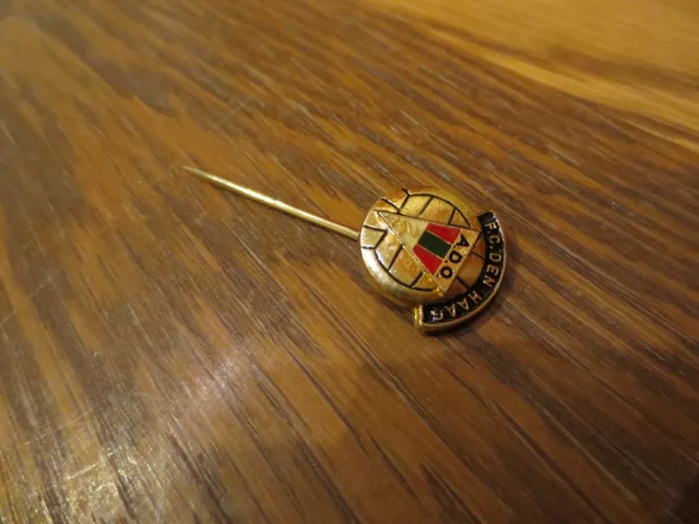 Football collection Pins épingle ancien émaillé F.C.DEN HAAG