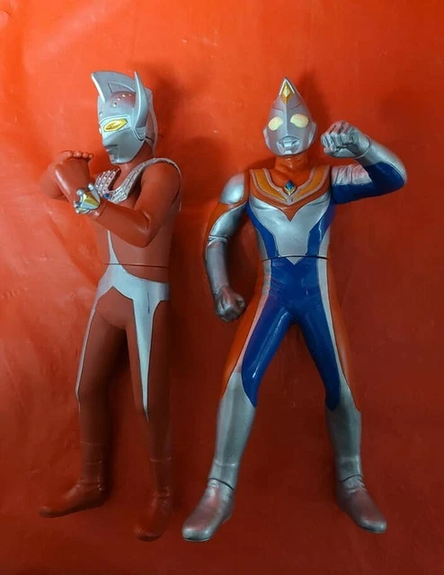 ULTRAMAN TARO タロウ & DYNA ダイナ Lot of 2 SOFUBI Figures from BANPRESTO 1998 MINT