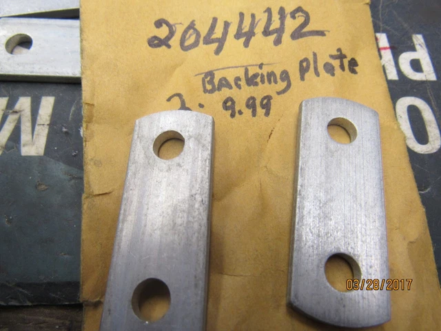 2 New  Omc Oem  Johnson Evinrude Backing Plate 204442