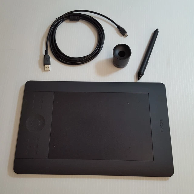INTUOS 5 Touch Small Wireless Tablet PTH450 Bluetooth Pen (s1000