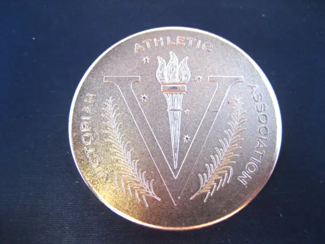 1985 V.a.a. Championship Women 25K Road Team Victoria Athletic Association Badge