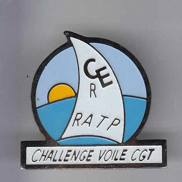 RARE PINS PIN'S - CHANTIERS DU CARDINAL - EGLISE - CATHEDRALE - Signé