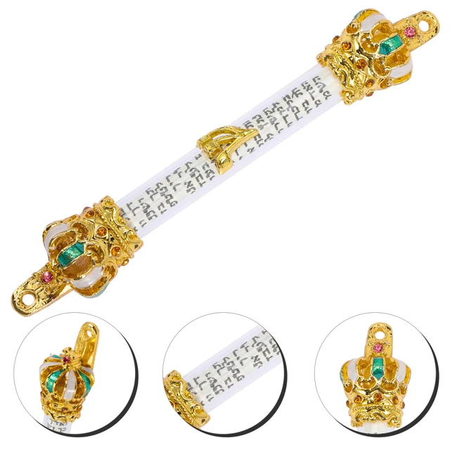 Caso Di Mezuzah Che Si Posa Su Pergamena Offuscata Con Preghiera Ebraica Shema Yisrael In Ebraico Comandamento Di Mezuzah Simbolo Del Giudaismo Primo Piano Messa A Fuoco Selettiva Image545444549