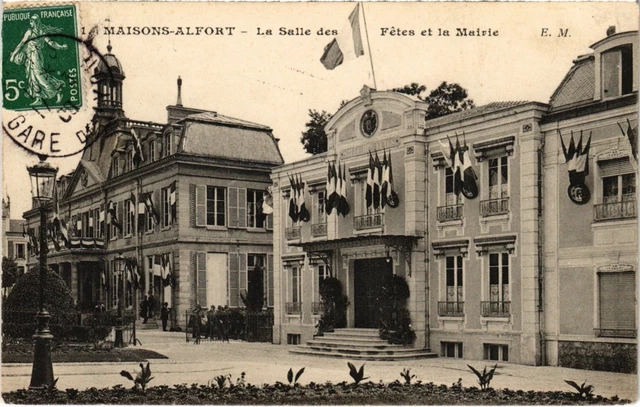 CPA Maisons Alfort Salle des Fetes et la Mairie (1348717)