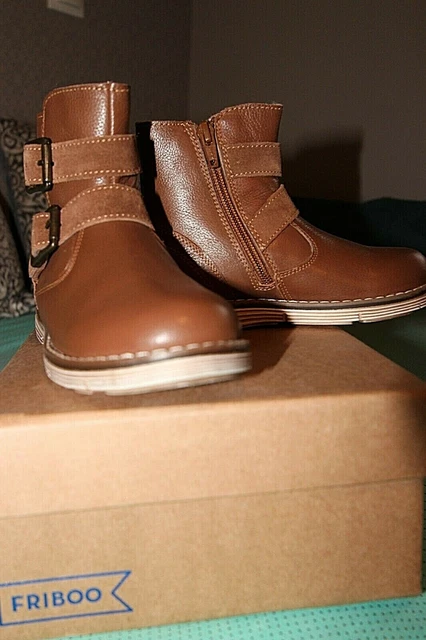 FRIBOO Bottines fourrées talon plat marron 2 boucles sur côté Taille 28