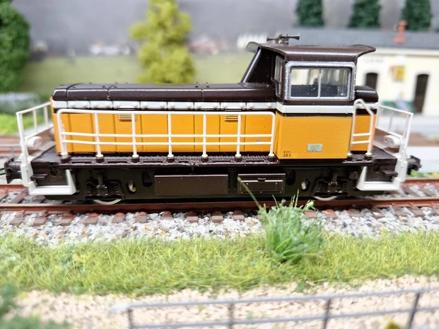Liliput - 722405 Loco diesel pesante MAK DE 1002, livrea di origine rossa con fascia bianca, ep. V Liliput - 722405 Loco diesel pesante MAK DE 1002, livrea di origine rossa con fascia bianca, ep. V