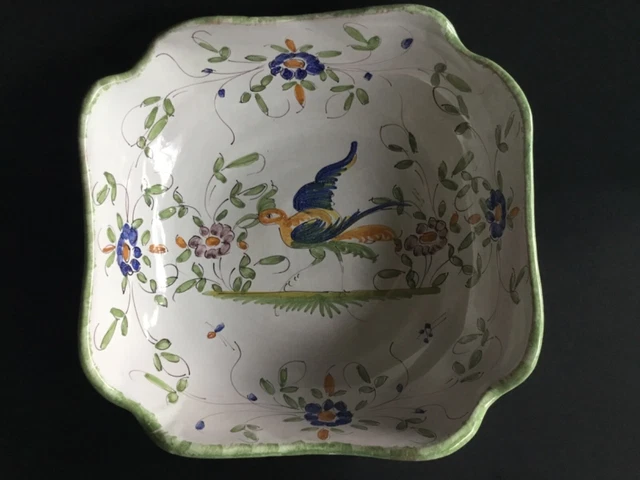 Plat carré ou saladier Moustiers, décor floral avec oiseau, 22x 22, TBE