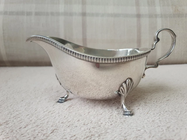 Solid sterling silver sauce boat, Harrods Sheffield 1960