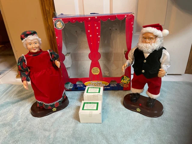 VINTAGE 1998 ANIMATED Gemmy Dancing Claus Couple Santa and Mrs. Claus