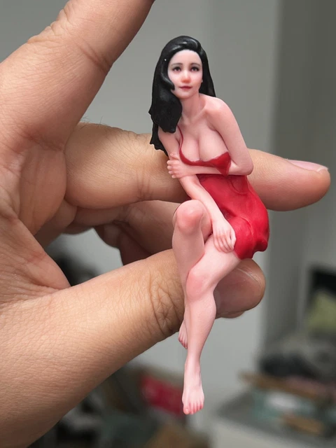 FIGURINE 1/18 GIRL ALEXANDRA VROOM NOT PEINT AUTOART MINICHAMPS SPARK