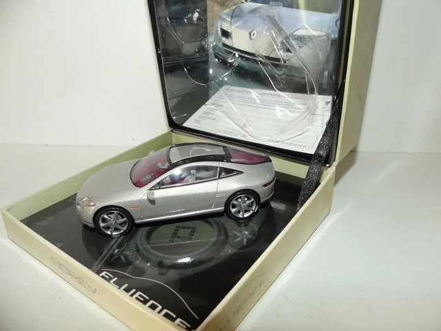 Coffret Tournant Norev Renault Concept Car Fiftie 1996 - échelle 1/43, état Correct