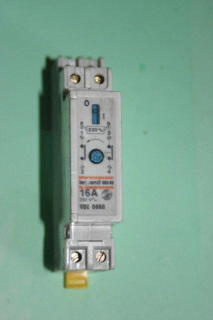 TÉLÉRUPTEUR 16A 220V vde 0660 Legrand 03565 EUR 32,90 - PicClick FR