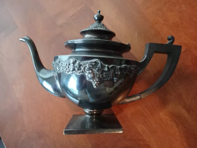 Vintage Derby Silver Co. Quadruple Plate Tea Pot 6" Tall