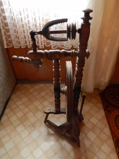 Antikes Spinnrad