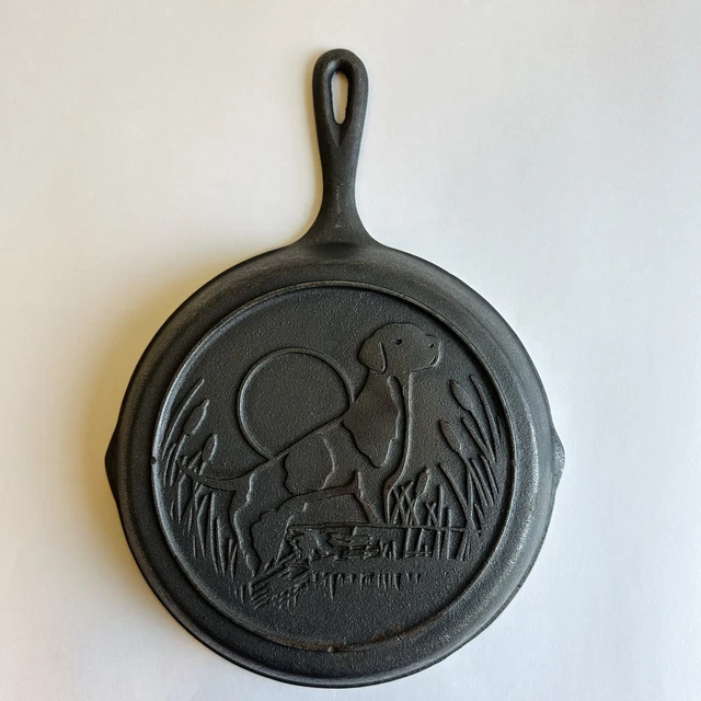 Lodge Original 90’s  Wildlife Series Labrador Dog 10" Cast Iron Skillet Pan VHTF