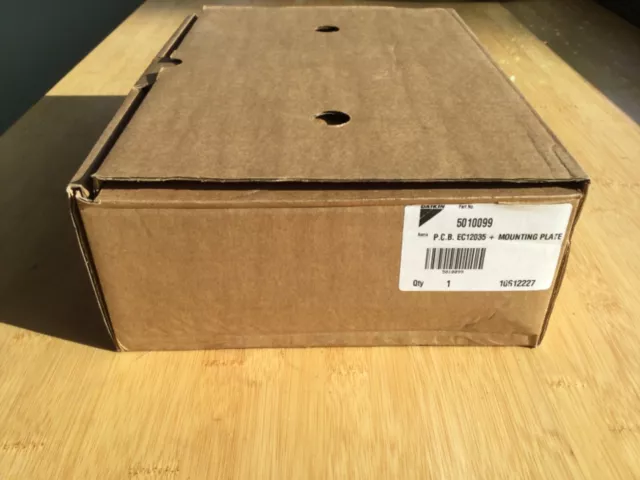Daikin Air Con Pcb 5010099 Ec12035 + Piastra Di Montaggio - Posta Veloce!