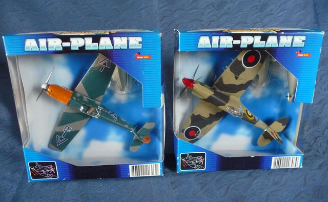Lot de 2 avions montés et peints au 1/48: BF109 et Spitfire neufs en boîte.
